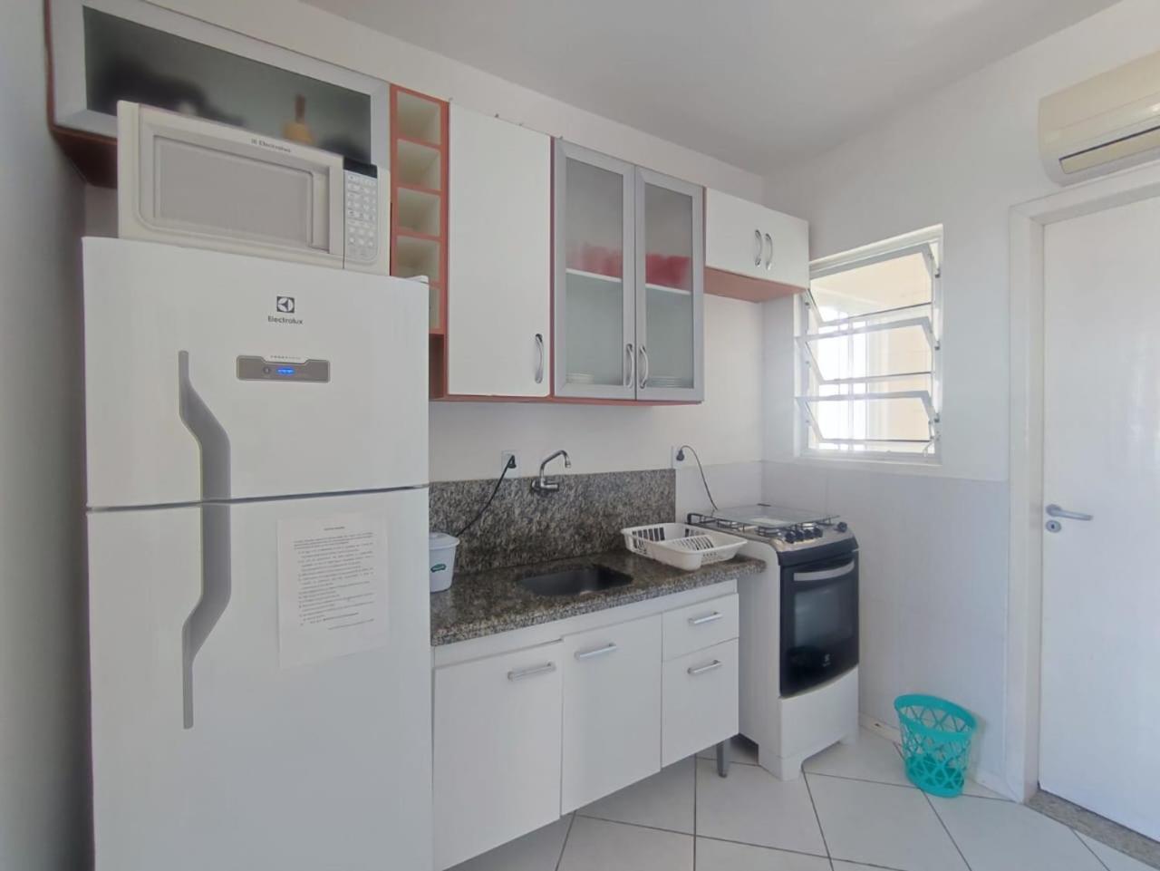 Apartamentos Com Vista Mar Na Praia Dos Ingleses ฟลอเรียนอโปลิส ภายนอก รูปภาพ